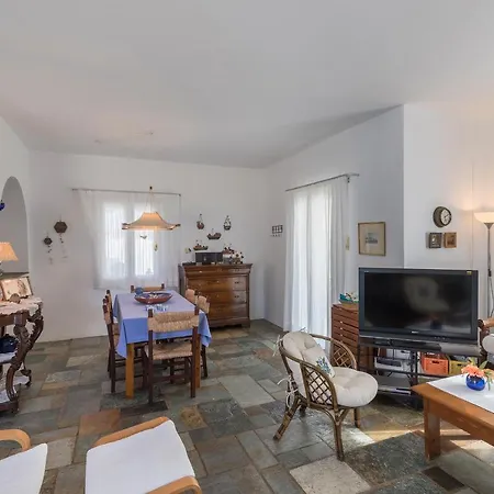 Summer House - Finikas Syros *