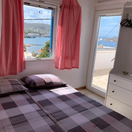 Summer House - Finikas Syros