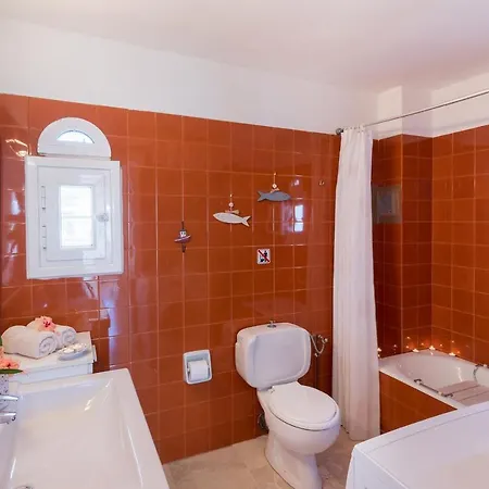 Summer House - Finikas Syros Villa *